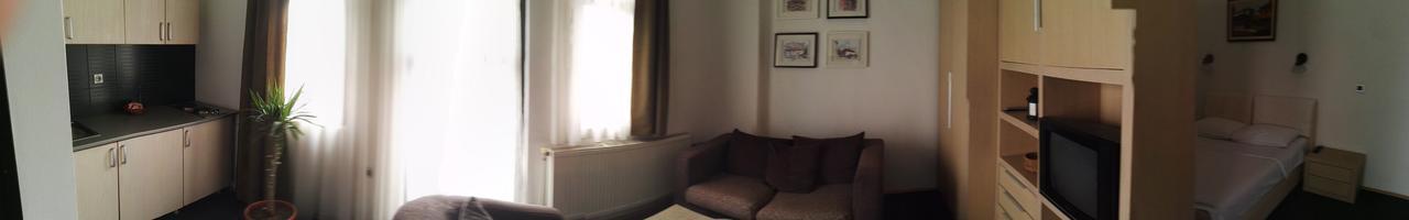 Guest House Amico Враня Екстериор снимка